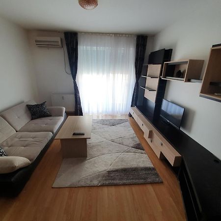 Apartament Urban Retreat Luxury Hideaway Oradea Zewnętrze zdjęcie